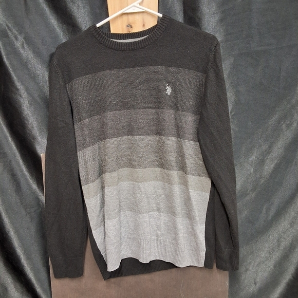 U.S. Polo Assn. Black Crewneck Sweater - Picture 5 of 8